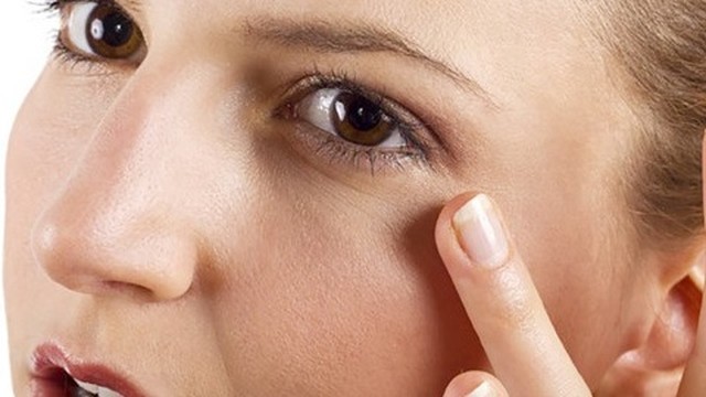 bai-viet/nhung-dau-hieu-cho-thay-vung-da-mat-bi-lao-hoa-50823.html