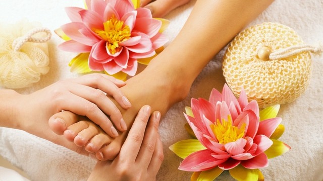 bai-viet/nhung-loi-ich-cua-viec-massage-ban-chan.html