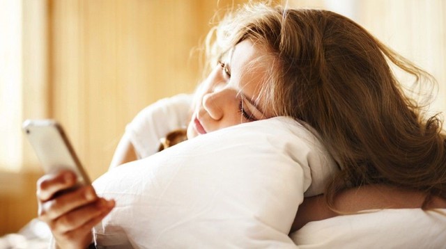 bai-viet/nhung-thoi-quen-vo-tinh-gay-hai-cho-mat-34287.html