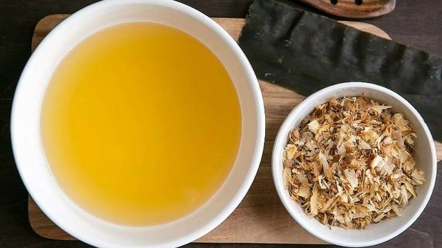 bai-viet/nuoc-dashi-cho-be-la-gi-thuc-don-nau-nuoc-dashi-cho-be-7-thang.html