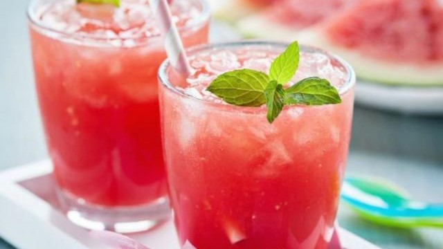 bai-viet/giai-dap-thac-mac-nuoc-ep-dua-hau-bao-nhieu-calo.html