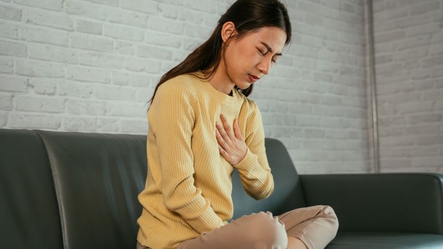 bai-viet/o-chua-nac-cut-lien-tuc-co-sao-khong-nguyen-nhan-va-cach-khac-phuc.html