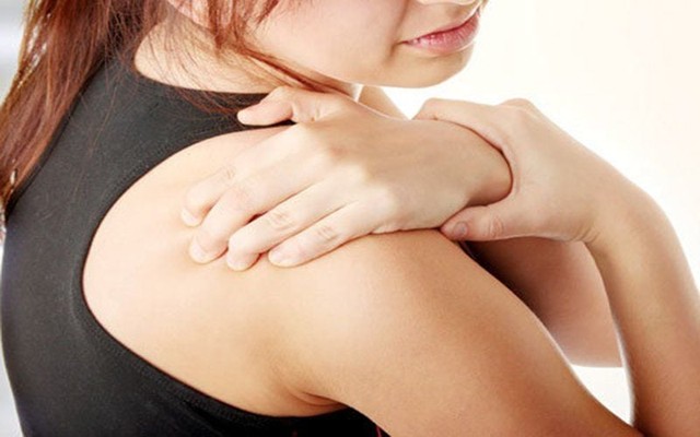 bai-viet/dong-cung-khop-vai-co-nguy-hiem-khong-phuong-phap-dieu-tri-hieu-qua.html