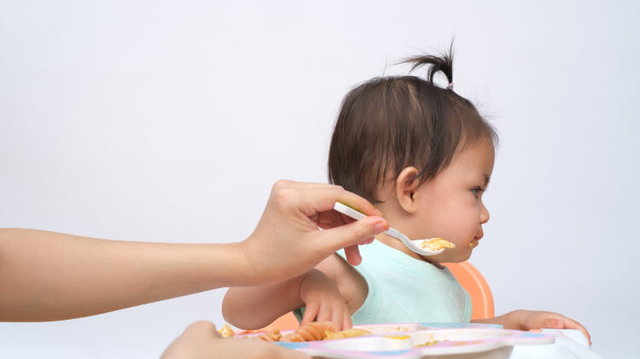 bai-viet/phai-lam-the-nao-khi-be-18-thang-bieng-an.html