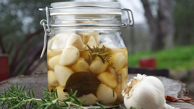 bai-viet/chua-viem-mui-di-ung-bang-ruou-toi-ban-da-biet-72137.html