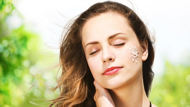 bai-viet/danh-gia-chi-tiet-kem-chong-nang-banobagi.html