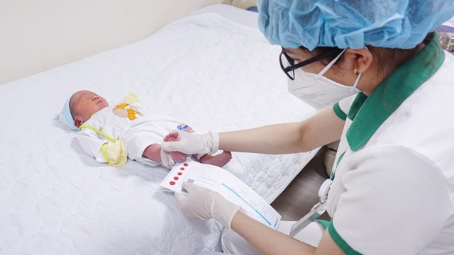 bai-viet/sang-loc-mau-got-chan-hieu-biet-ve-phuong-phap-sang-loc-quan-trong-cho-tre-so-sinh.html