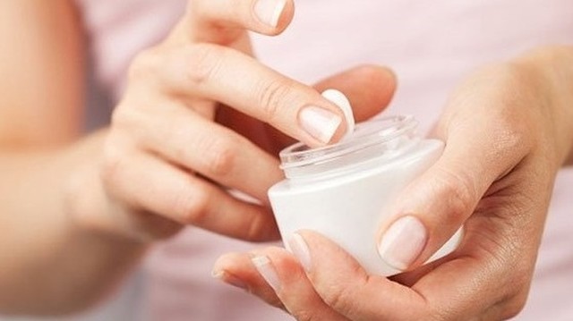 bai-viet/sau-sinh-bao-lau-thi-dung-duoc-my-pham-61731.html