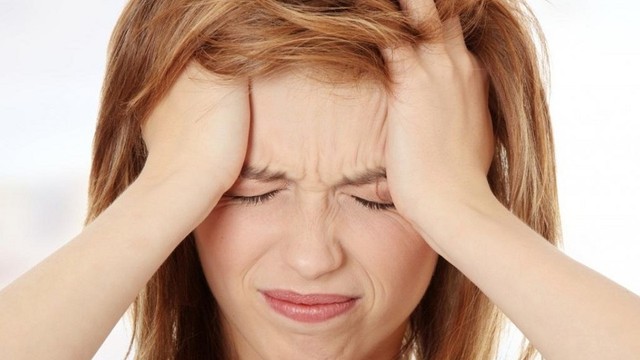 bai-viet/sot-dau-dau-nguyen-nhan-cach-xu-tri-tai-nha-va-dau-hieu-benh-can-can-thiep-y-te.html