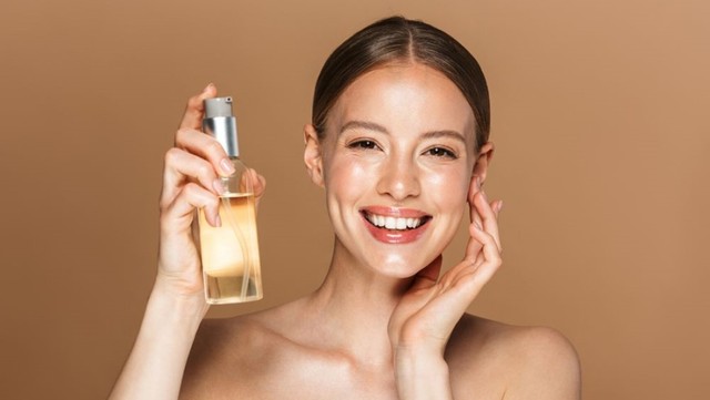 bai-viet/su-dung-nuoc-hoa-hong-co-can-rua-lai-khong.html