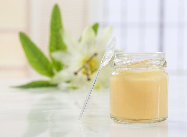 bai-viet/sua-ong-chua-tuoi-de-duoc-bao-lau-o-ngoai-troi-va-trong-tu-lanh-49563.html