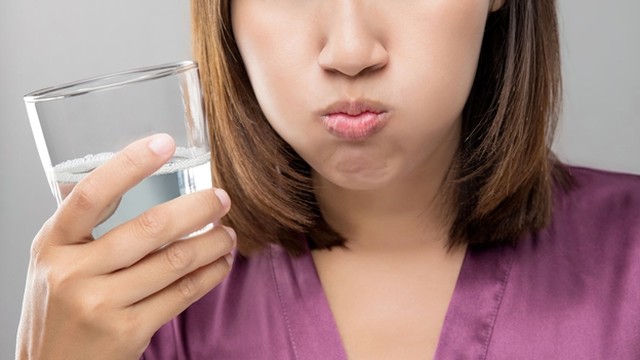 bai-viet/suc-mieng-bang-nuoc-muoi-ngay-may-lan-thi-tot-bi-kip-giu-cho-nu-cuoi-tuoi-sang.html