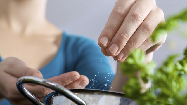 bai-viet/thanh-phan-cua-muoi-iot-la-gi-muoi-iot-co-tac-dung-gi-doi-voi-suc-khoe-64273.html