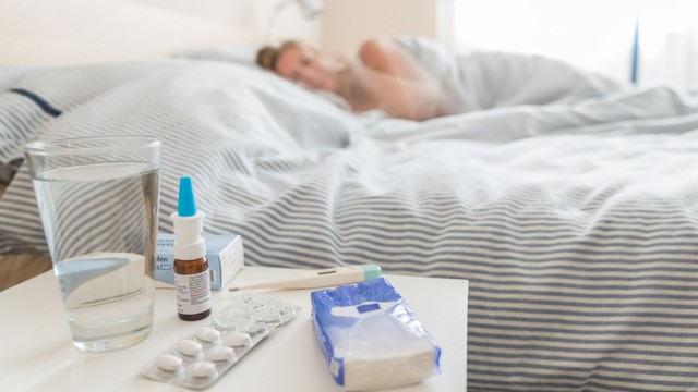 bai-viet/thuoc-cam-gom-nhung-loai-nao-khi-bi-cam-lanh-co-nen-su-dung-thuoc-khang-sinh-khong.html