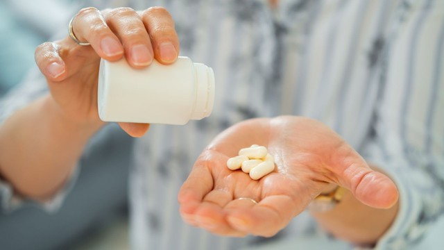 bai-viet/tong-hop-5-nhom-thuoc-dieu-tri-tran-dich-mang-phoi-theo-tung-nguyen-nhan.html