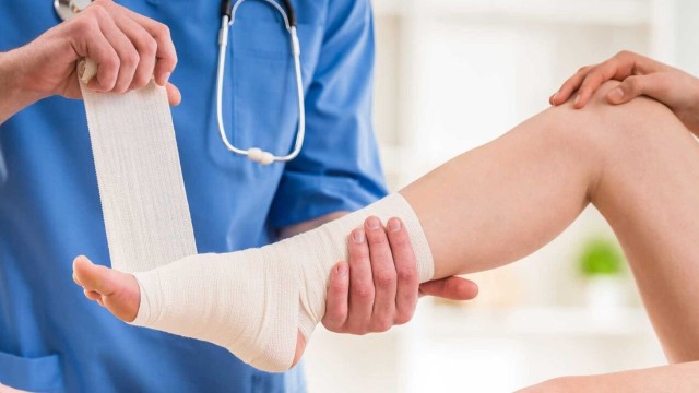 bai-viet/tim-hieu-ve-treo-chan-va-cach-xu-ly-chan-thuong-nhanh-khoi-va-an-toan-54888.html