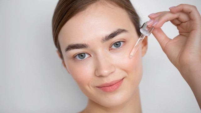 bai-viet/tinh-chat-niacinamide-la-gi-cong-dung-cach-dung-va-luu-y-khi-su-dung.html