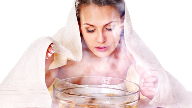 bai-viet/10-loai-tinh-dau-xong-mat-cho-da-nhon-mun-hieu-qua.html