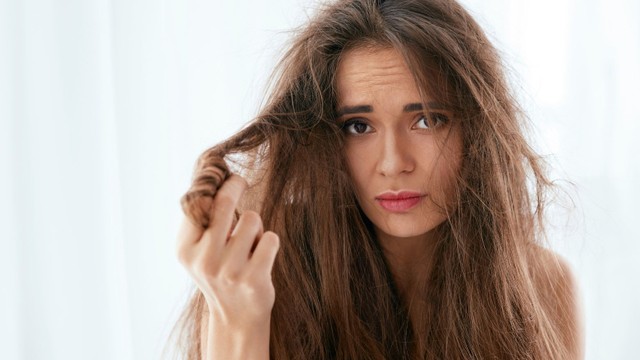 bai-viet/toc-kho-xo-thieu-chat-gi-can-lam-gi-de-khac-phuc-toc-kho-xo.html