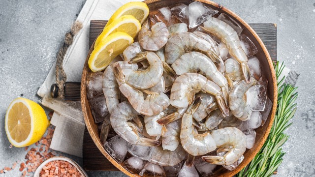 bai-viet/tom-co-chua-nhieu-cholesterol-khong-nhung-ai-khong-nen-an-tom.html