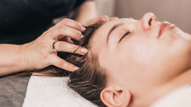 bai-viet/tong-hop-cach-giup-toc-sach-gau-don-gian-tu-thao-duoc-thien-nhien-52171.html