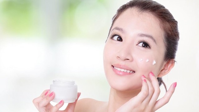 bai-viet/top-cac-loai-kem-duong-da-ban-ngay-duoc-ua-chuong-nhat-hien-nay.html