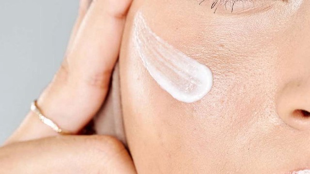 bai-viet/top-7-cac-sai-lam-khi-su-dung-kem-duong-am-can-bo-ngay.html