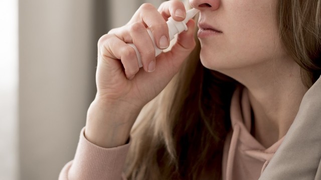 bai-viet/top-8-loai-thuoc-nho-mui-tri-viem-xoang-hieu-qua-duoc-nhieu-nguoi-su-dung.html