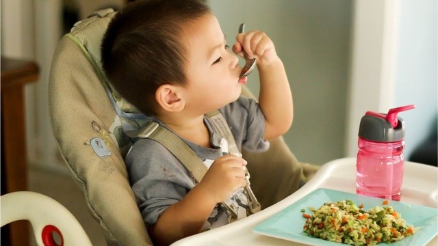 bai-viet/tre-an-com-som-co-bi-dau-da-day-khong-dau-la-thoi-diem-hop-ly.html