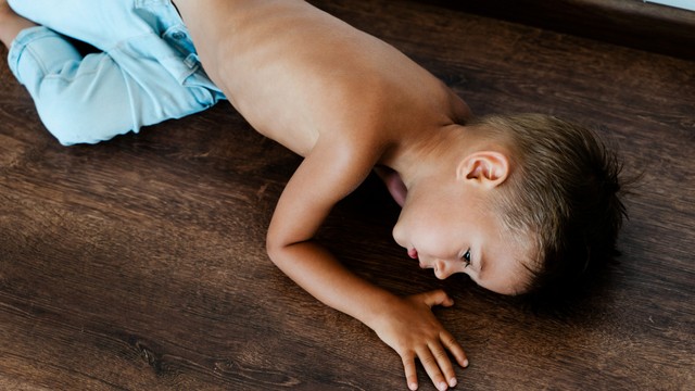 bai-viet/giai-dap-tre-bi-coi-xuong-la-thieu-chat-gi.html