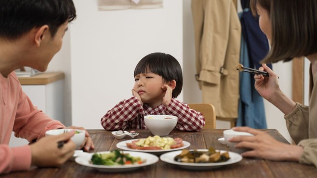 bai-viet/lam-cach-nay-de-tre-ken-an-tro-nen-hau-an-me-khong-can-ep.html