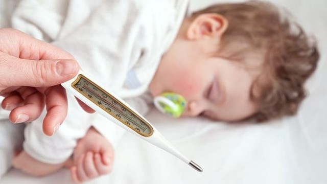 bai-viet/tre-sot-moc-rang-chan-tay-lanh-nguy-hiem-khong-nguyen-nhan-va-cach-xu-tri-nhu-the-nao.html