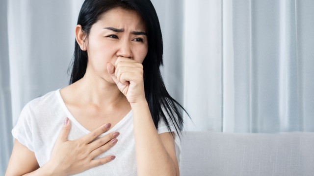 bai-viet/10-trieu-chung-lao-phoi-dien-hinh-nhat-can-luu-y.html