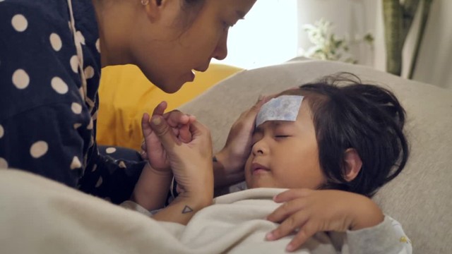 bai-viet/nhan-biet-trieu-chung-sot-xuat-huyet-nhe-cach-theo-doi-va-cham-soc.html