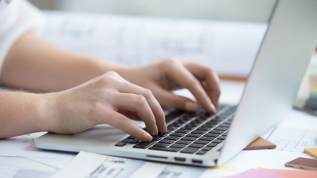 bai-viet/huong-dan-massage-tay-de-tay-bot-moi-cho-dan-van-phong-72218.html