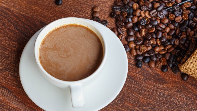 bai-viet/uong-ca-phe-giup-giam-nguy-co-tu-vong-ke-ca-uong-ca-phe-voi-duong-57046.html