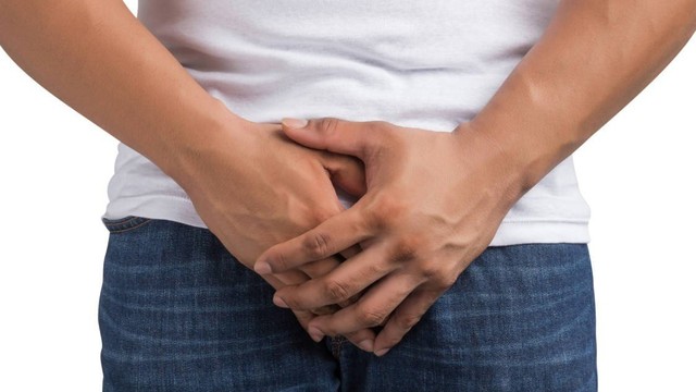 bai-viet/uong-nhieu-nuoc-ma-di-tieu-it-co-sao-khong.html