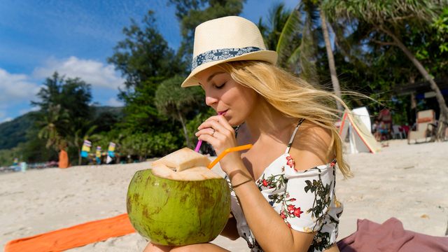 bai-viet/uong-nuoc-dua-hang-ngay-co-tac-dung-gi-can-luu-y-gi.html