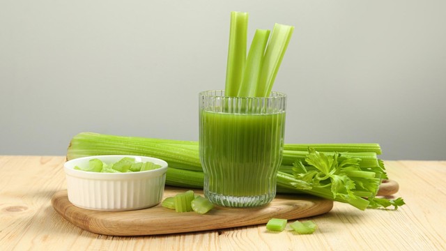 bai-viet/uong-nuoc-ep-can-tay-ha-huyet-ap-co-phai-khong.html