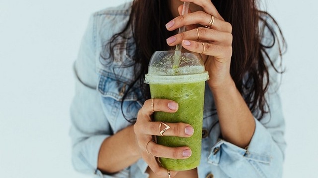 bai-viet/giai-dap-uong-nuoc-ep-coc-co-giam-can-khong.html