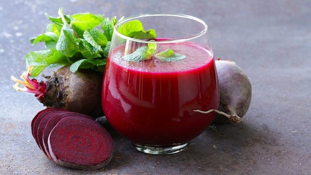 bai-viet/uong-nuoc-ep-cu-den-di-tieu-mau-do-co-sao-khong-tac-dung-phu-cua-nuoc-ep-cu-den.html