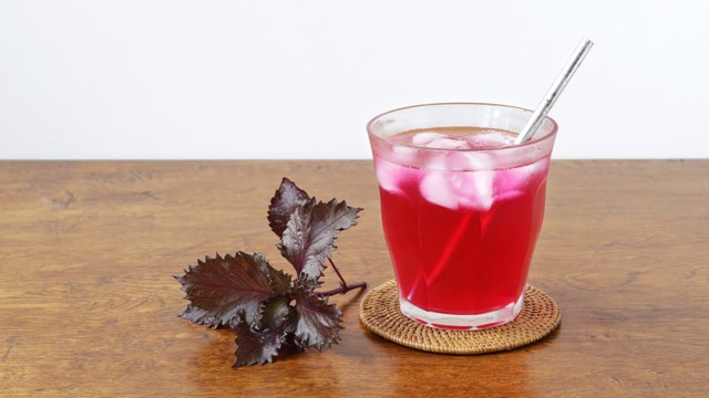 bai-viet/uong-nuoc-la-tia-to-bao-lau-thi-trang-da-lam-the-nao-de-trang-da-bang-la-tia-to.html