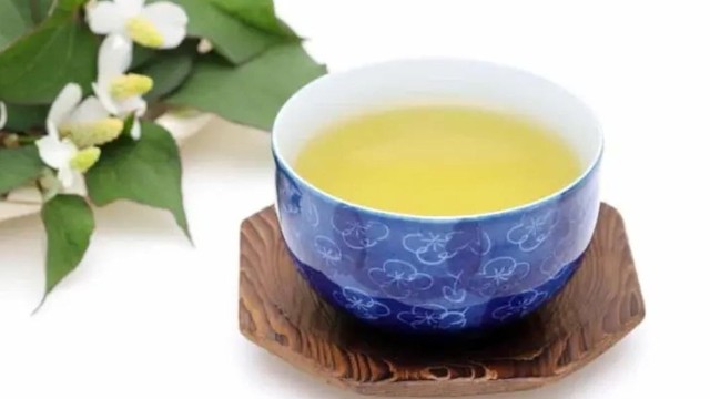 bai-viet/uong-tra-diep-ca-va-nhung-loi-ich-ai-cung-nen-biet.html