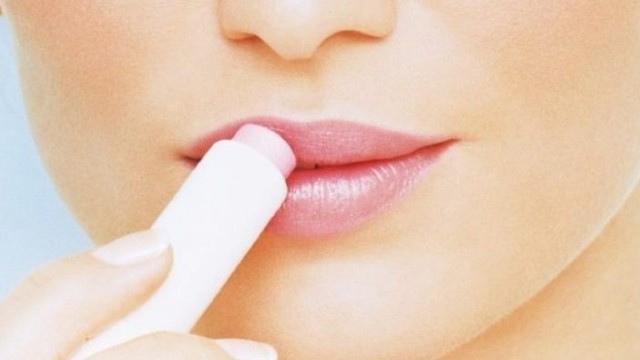 bai-viet/vaseline-duong-moi-la-gi-vaseline-duong-moi-loai-nao-tot-nhat.html