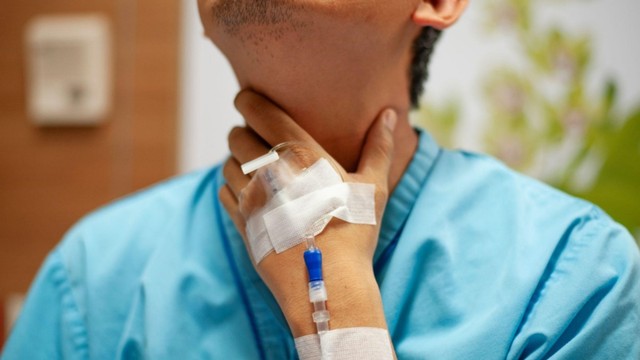 bai-viet/vet-mo-buou-co-bao-lau-moi-lanh-cham-soc-nguoi-benh-sau-mo-buou-co.html