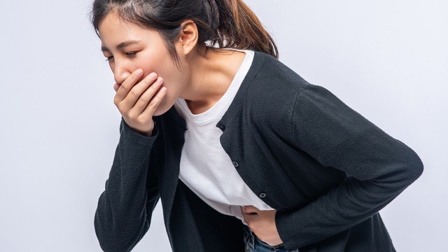 bai-viet/vi-sao-ho-nhieu-bi-dau-co-bung-khi-nao-nen-den-gap-bac-si.html