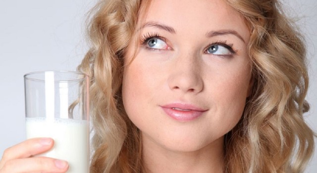 bai-viet/viem-dai-trang-uong-sua-gi-de-tot-cho-co-the-40907.html