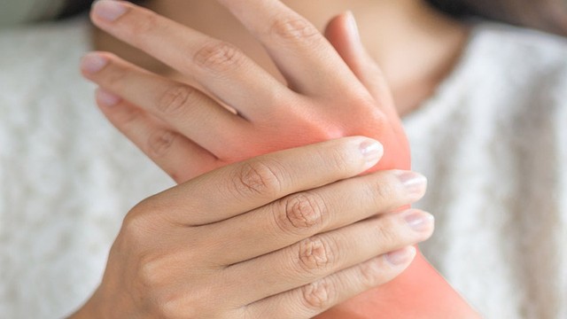 bai-viet/viem-khop-co-tay-phai-nguyen-nhan-trieu-chung-cach-dieu-tri-52033.html