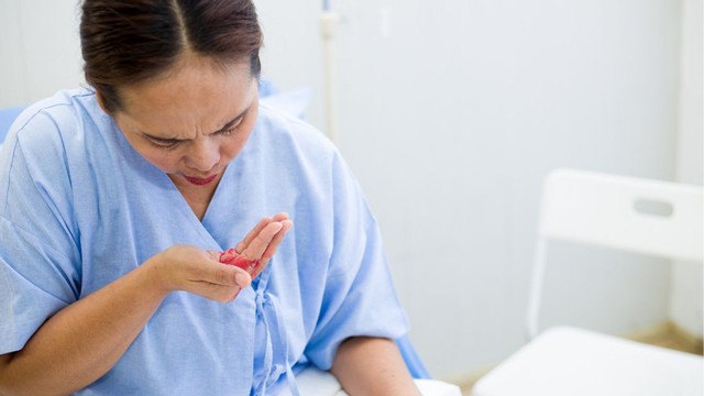 bai-viet/viem-phoi-ho-ra-mau-nguyen-nhan-muc-do-nguy-hiem-va-cach-dieu-tri.html