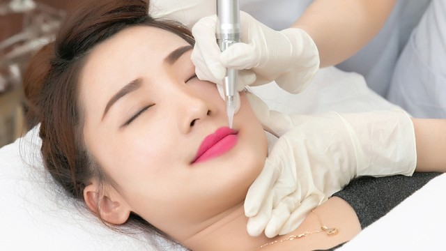 bai-viet/xam-moi-uong-nuoc-ep-ca-rot-duoc-khong-sau-khi-xam-moi-thi-nen-kieng-an-gi.html